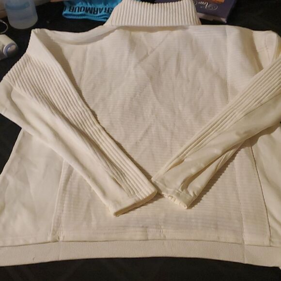 Tahari sport Turtkeneck pullover sweatshirts  cream L - Picture 6 of 6